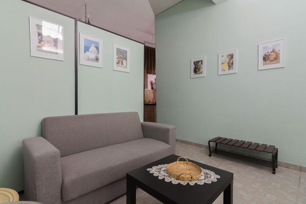 One Comfy Studio In Kallithea * אתונה